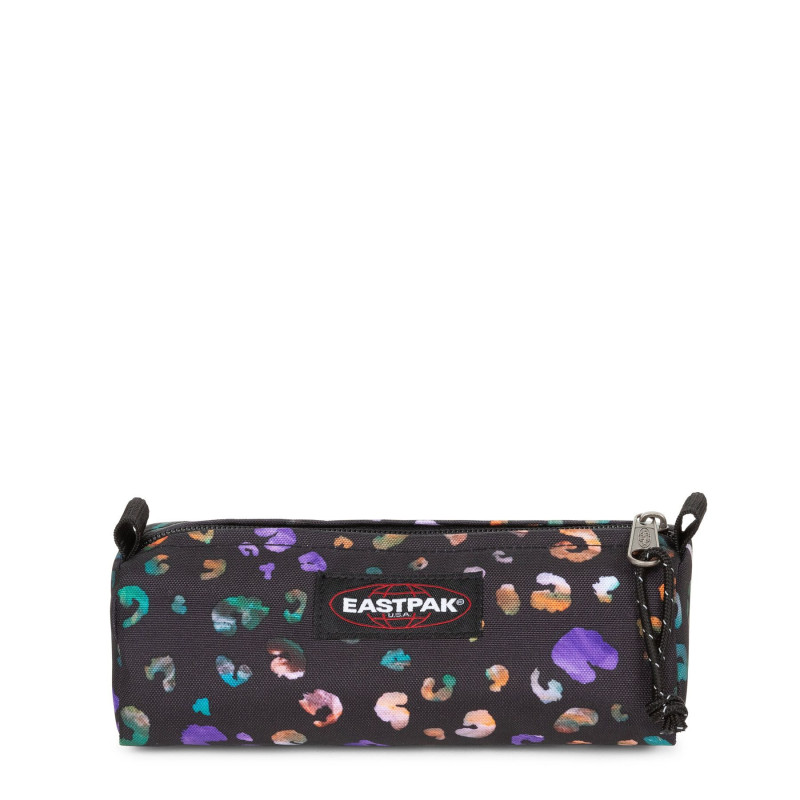 EASTPAK—estojo-redondo-benchmark-6o5-beastimal-b Trousse Eastpak Benchmark Single beastimal black – Image 1